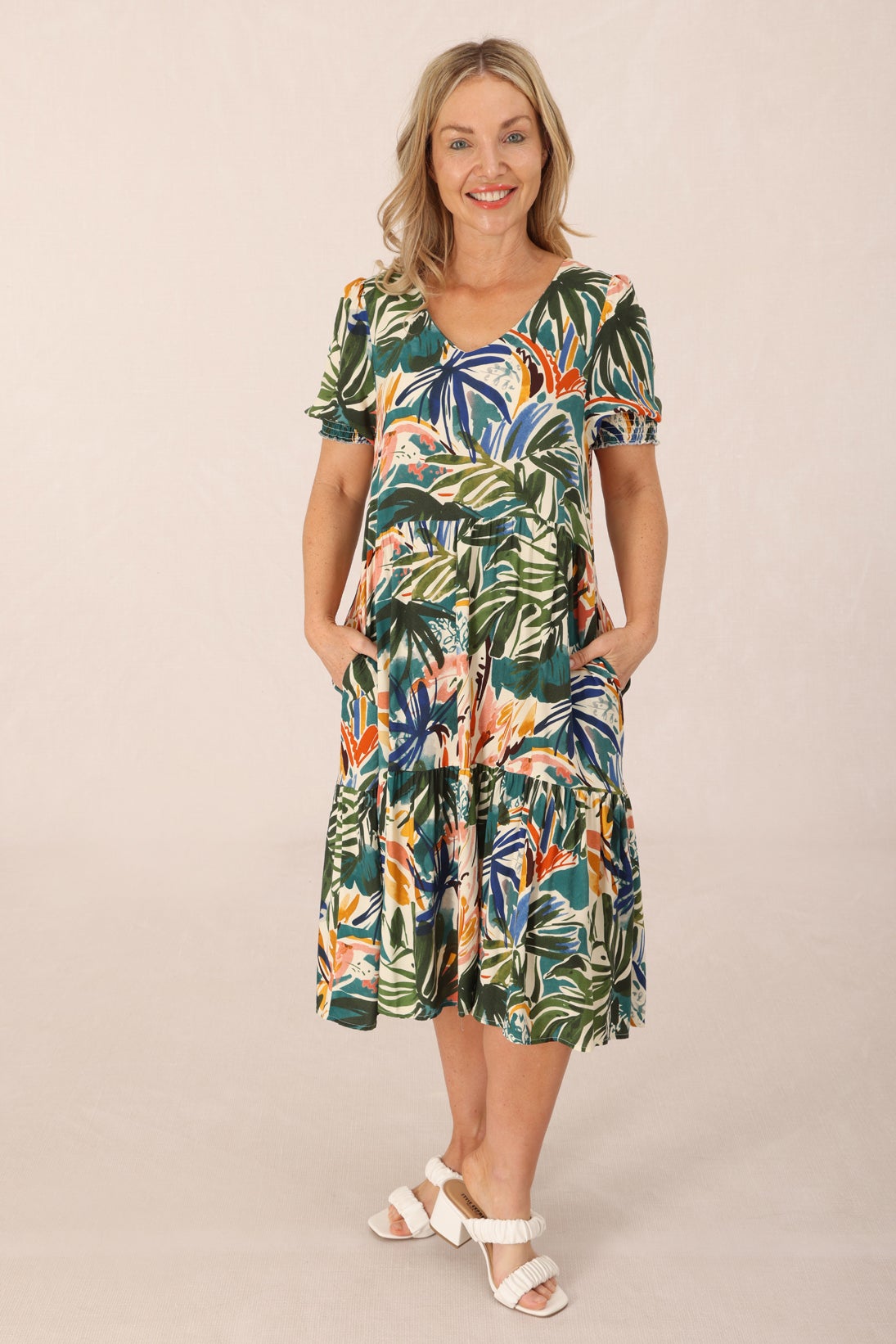 dark green flower dress Dark Green Floral Print 3/4 Sleeve Empire Waist Pencil Wiggle Dress –  Pretty Kitty Fashion