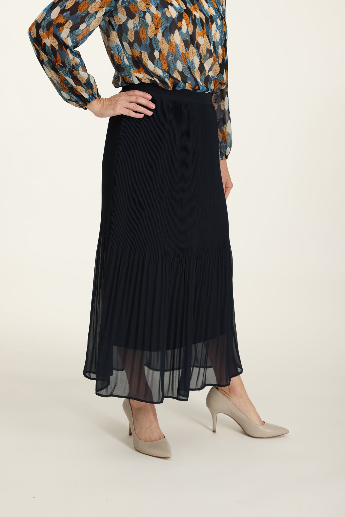 Plain Chiffon Skirt in Navy Caroline Eve