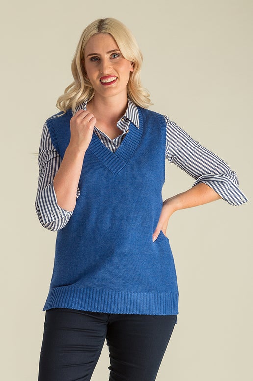 Fine Cozy Knitwear Vest in Blue Caroline Eve